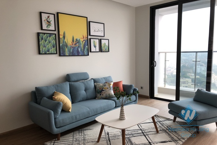 Lake view three bedrooms apartment for rent in Vinhome Metropolis, Ba Dinh district, Ha Noi